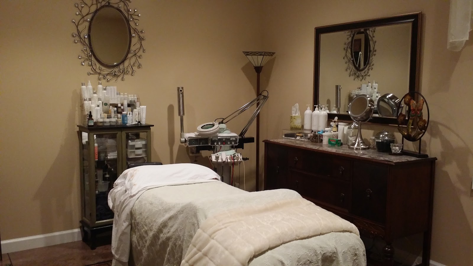 The Forest Salon & Spa LLC logo